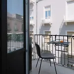 Floris & Silva Apartment