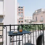 Floris & Silva Apartment